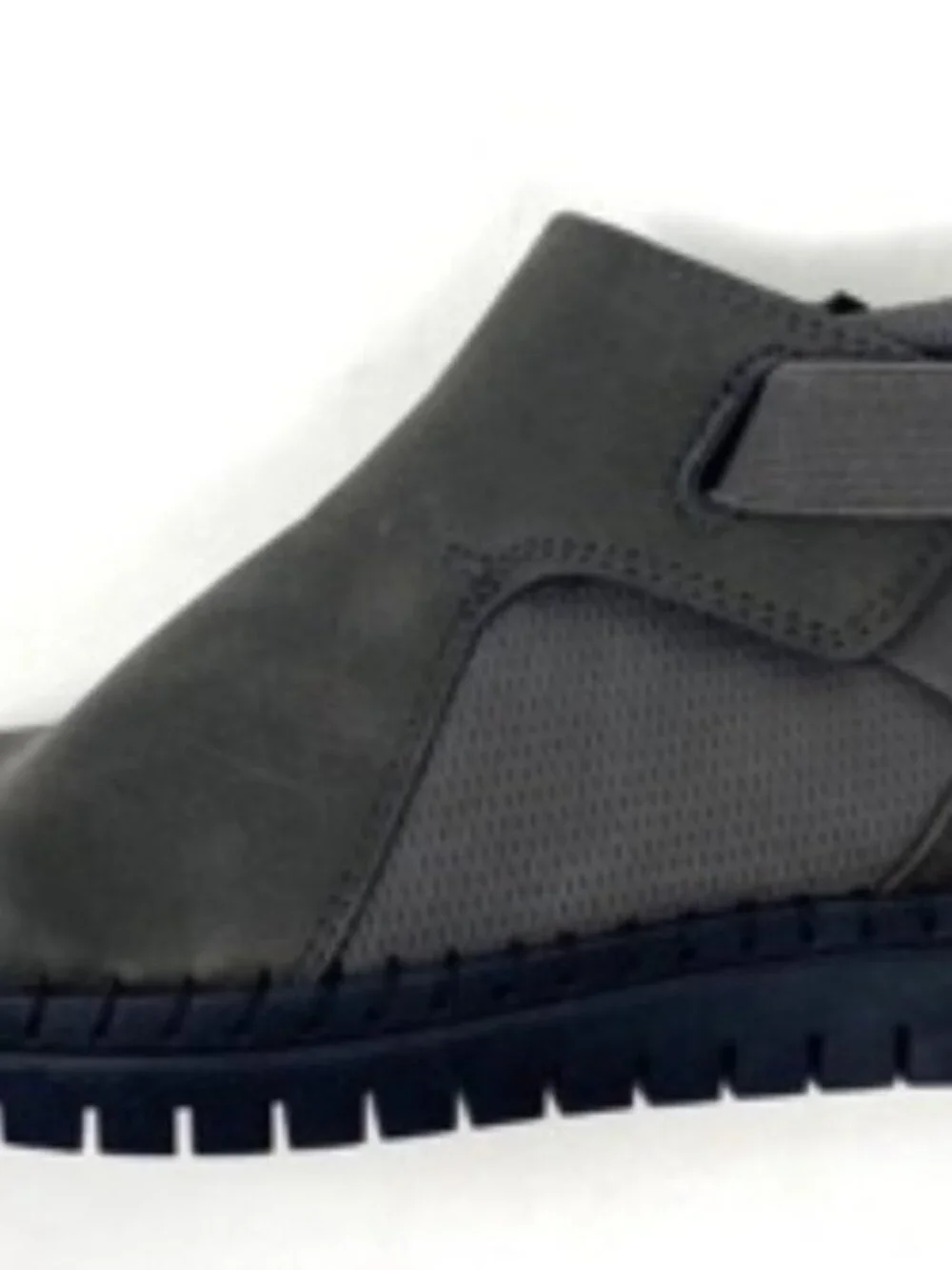Easy Street Women's Julienne Ankle Bootie Gray/Black Size 6W Wide